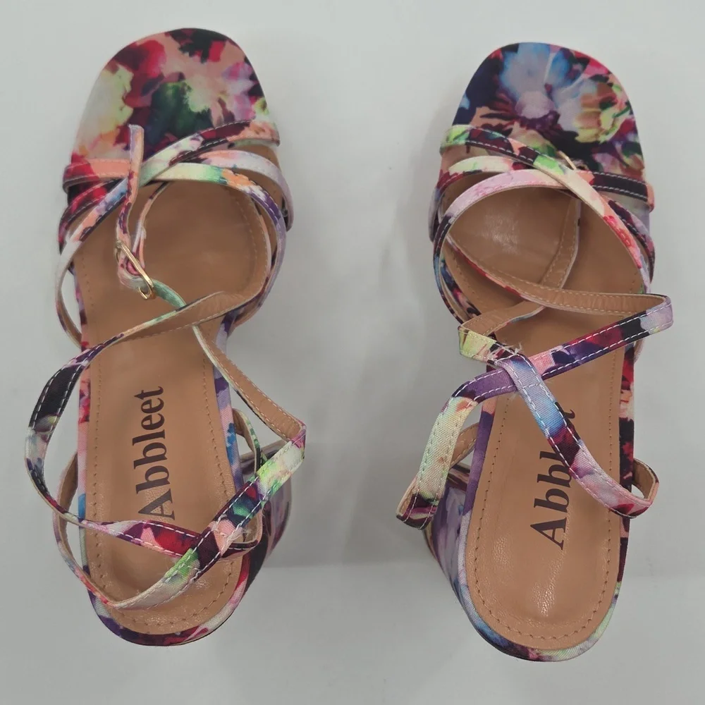 Floral Platform Strappt Sandals - Picture 10 of 16